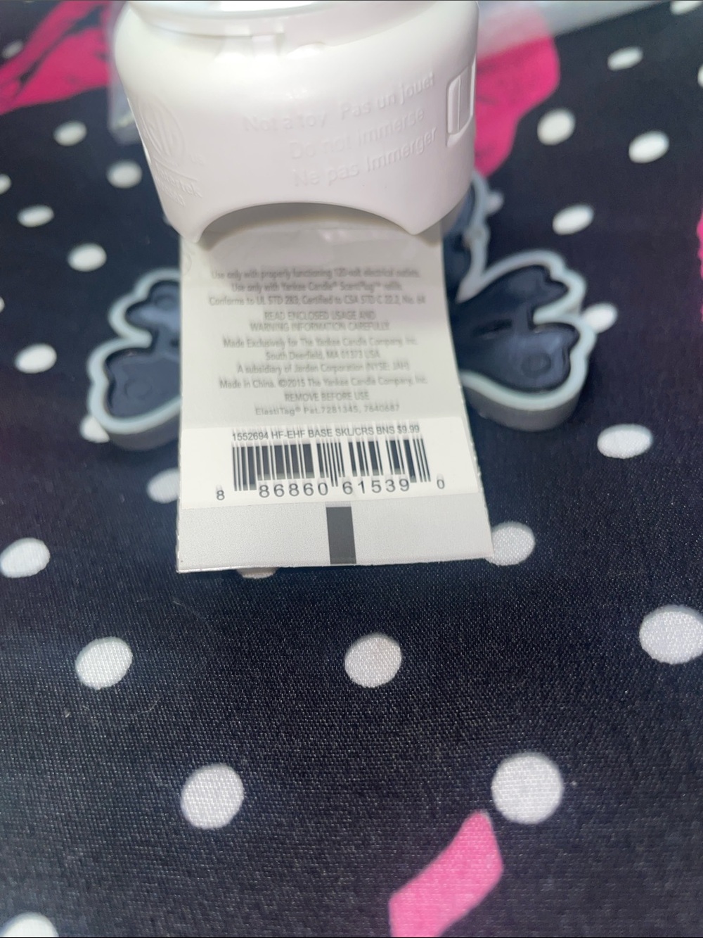 Yankee Candle Black & White Skull and Crossbones Air Freshener holders - Picture 3 of 4